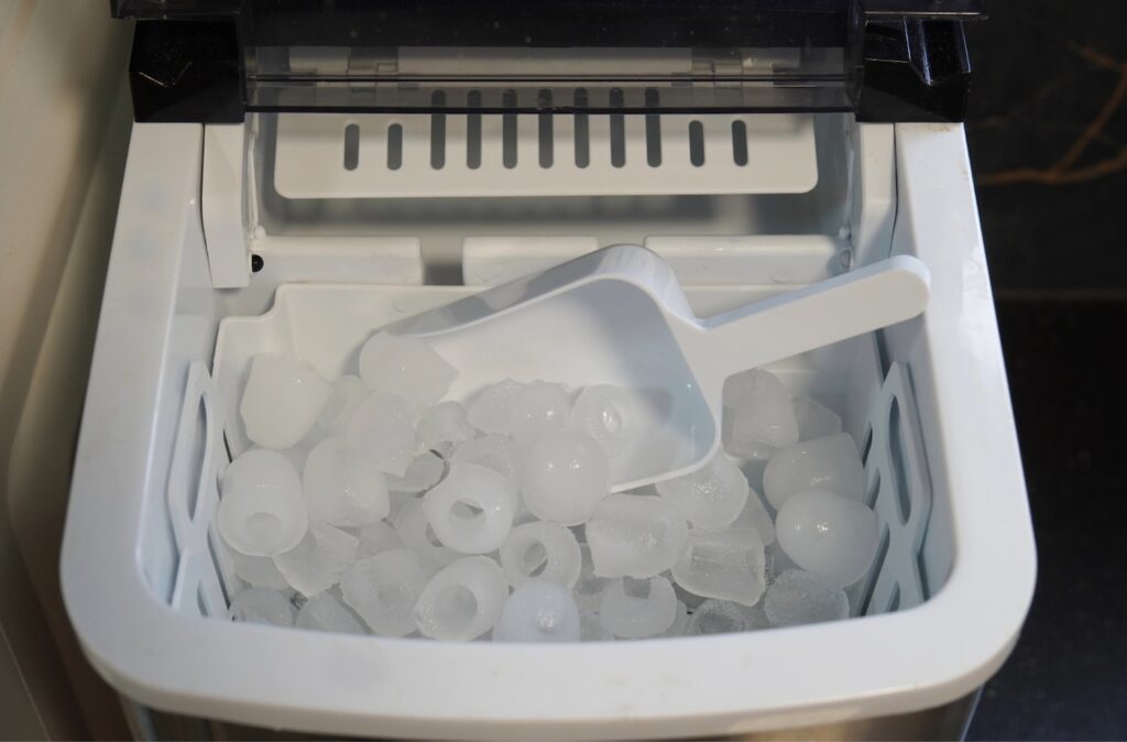 Why Is Your Ice Machine Producing Cloudy or Misshapen Ice: Solutions Explained 4 ice machine